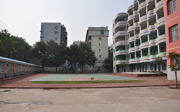 南寧市江北小學-塑膠跑道和硅PU籃球場